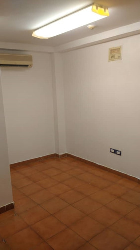 Imagen 10 de 14 de Vendfo Oficina En Maiquetia.lista Para Usar.