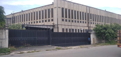 Imagen 1 de 7 de Se Vende/ Alquila Galpón 7000m² Guarenas