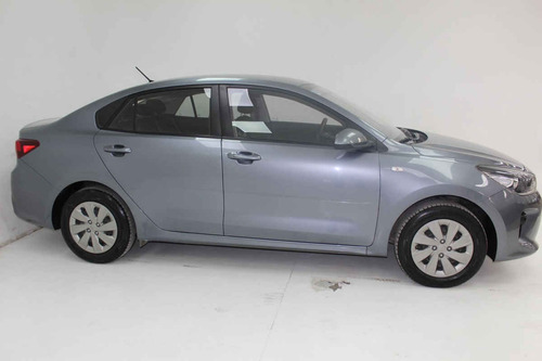 Imagen 4 de 13 de Kia Kia Rio Sedan 2020 4 Cilindros