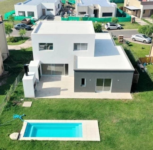 Imagen 24 de 28 de Casa En Venta En San Ramon - Pilar Del Este
