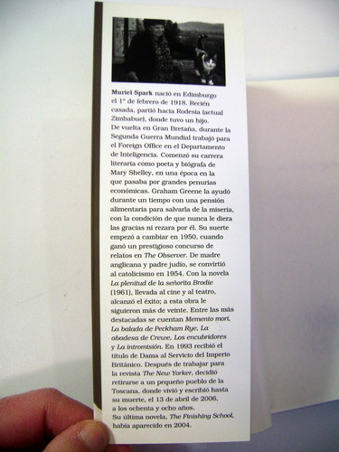 Muy Lejos De Kensington Muriel Spark Usado Excelente Boedo (Usado)
