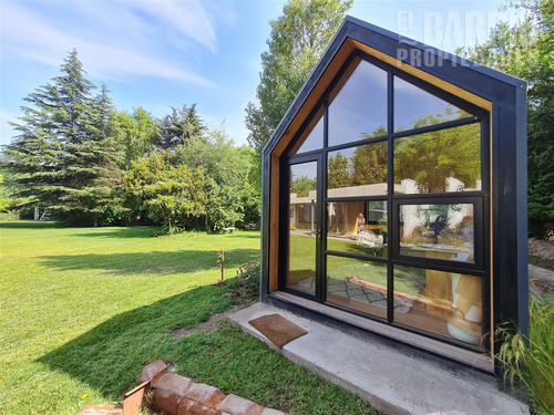 Casa En Venta De 4 Dorm. En Chicureo Poniente