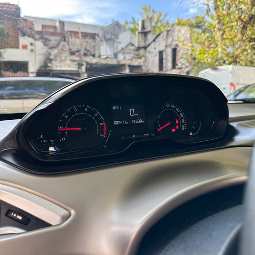 Peugeot 2008 1.6 Allure