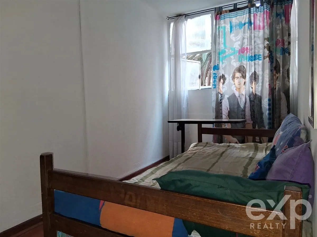 Imagen 2 de 22 de Departamento Amplio En Venta De 5 Dorm. En Santiago