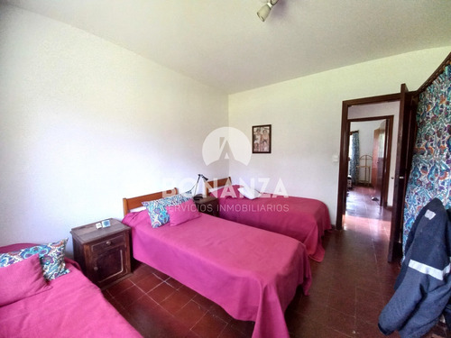 Casa En Venta. Piriápolis, Bella Vista. 4 Dormitorios, 3 Baños. 3052 M² De Terreno. A 200m De La Playa.