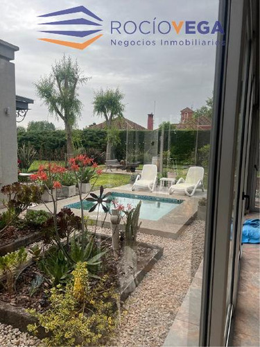 Casa En Venta En Barrio Privado Weston, Moreno