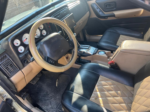 Jeep Cherokee Cherokee Sport 4x4 At