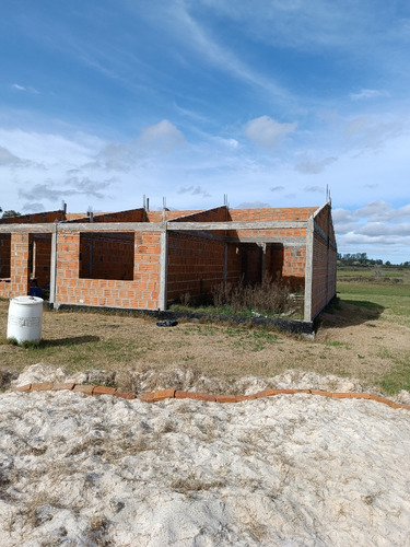 Vendo Lindo Campo De 5 Has Con Casa A Terminar, Muy Buena Construcción A 30 Km De Montevideo Posible Financiación Consulte