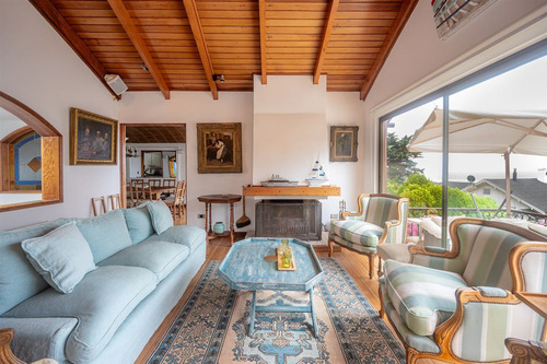 Casa En Un Sitio Único A Pasos De La Playa De Zapallar