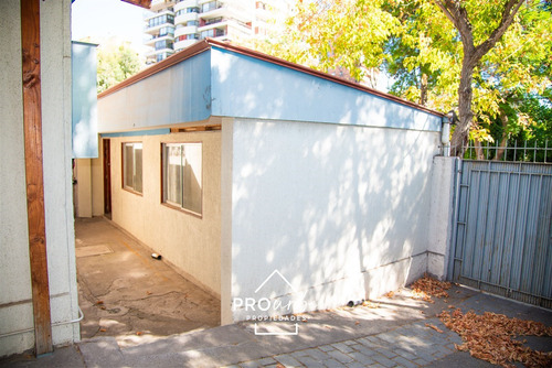 Casa En Arriendo De 14 Dorm. En Las Condes
