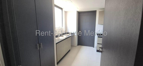 Departamento En Renta En Bosque Real, Huixquilucan Jl 25-3624.