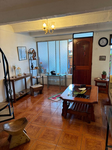 Se Vende! Hermosa Casa De 2d+2b Y 1est. La Florida