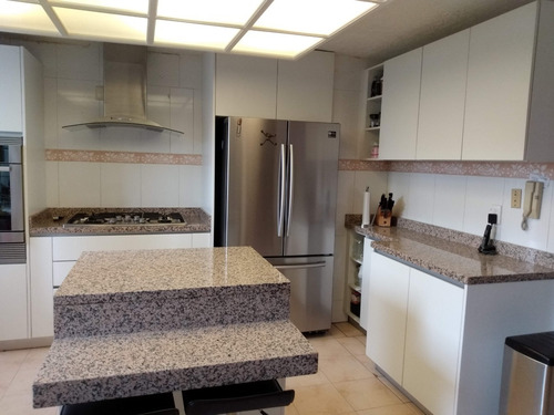 Imagen 13 de 30 de Hermosa Casa En Parques De La Herradura Con Doble Seguridad 3 Recámaras Con Vestidor Y Baño C/u Excelente Estado Para Cambiarte Ya - 400m2 De Construcción Garage Techado 3 Autos Puertas Eléctricas