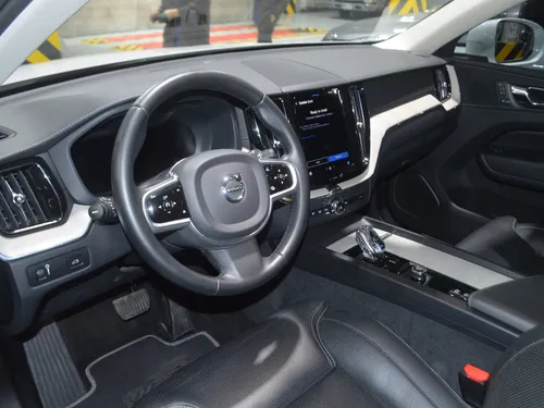 Volvo XC60 B6 INSCRIPTION HIBRIDA 4WD