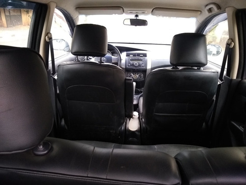 Imagem 4 de 5 de Nissan Livina 2013 1.8 Sl Flex Aut. 5p