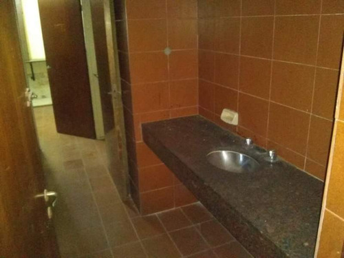 Imagen 13 de 17 de Cnel. Olmedo 100 Local 538 Ms2 4 Baños Cocina 4 Ingresos