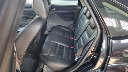 Ford Focus Focus Hatch Ghia 2.0 16V Duratec (Aut)