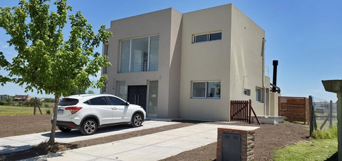 Imagen 3 de 30 de Venta Casa 6 Ambientes A La Laguna El Canton Puertos