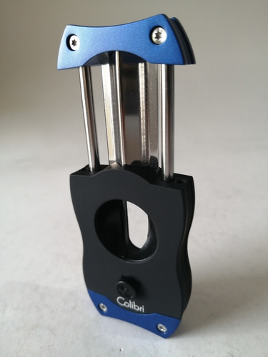 Cortador De Puros Colibri V-cut Forma De V Ojo De Gato Blue