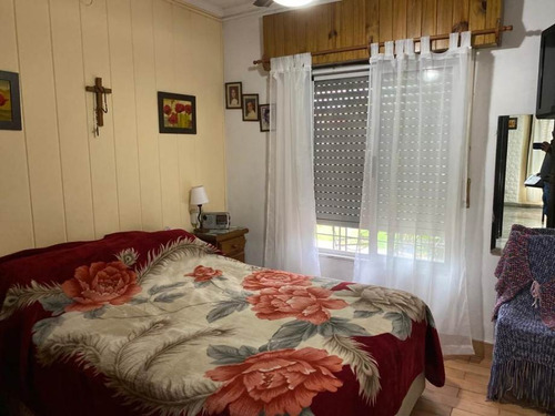 Imagen 9 de 14 de Permuta - Casa De 3 Ambientes En Lote Propio En Venta - Castelar Norte