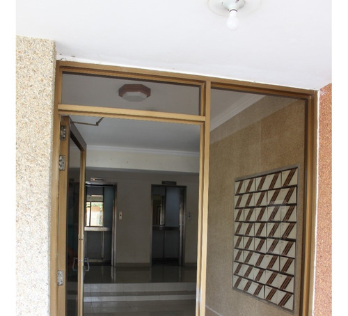Imagen 2 de 28 de Cómodo Apartamento En La Planta Pent House Del Edificio Residencias La Vereda.