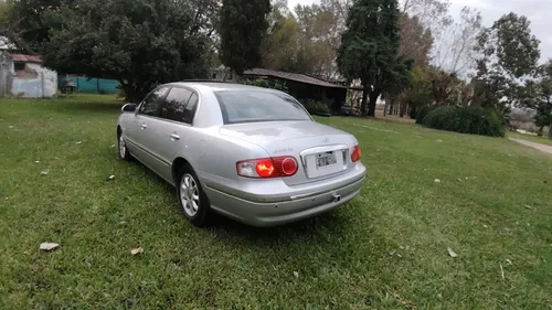 Kia Opirus