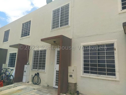  José López Vende  Casa  Dúplex En  Terrazas De La Ensenada Barquisimeto  Lara,  Venezuela.  2 Dormitorios  2 Baños  62 M² 