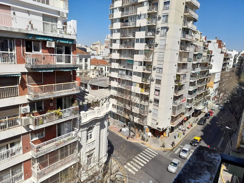 Imagen 14 de 15 de Muy Buen Dpto 2 Amb Al Frente Con Balcon. Excelente Ubicacion. Venta Directa!!!!!