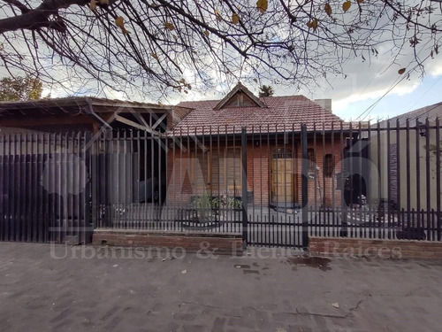 Venta Casa 5 Ambientes Isidro Casanova.