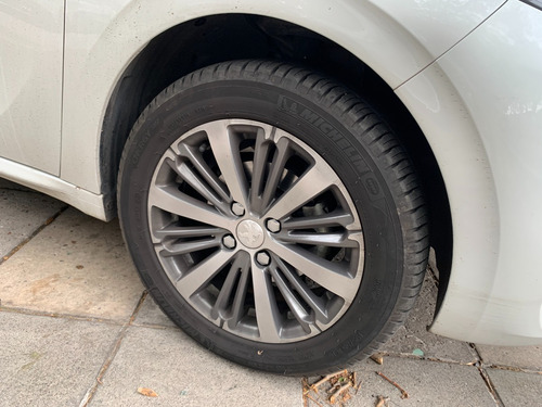 Peugeot 208 Feline Tiptronic