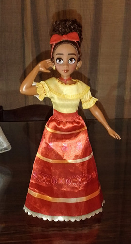 Muñeca Disney Encanto - Dolores Madrigal