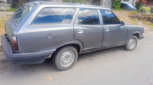 Es Rural Grande Hermoso Auto Par Unas Vacacioneses