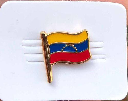 Pin Bandera De Venezuela Flameando