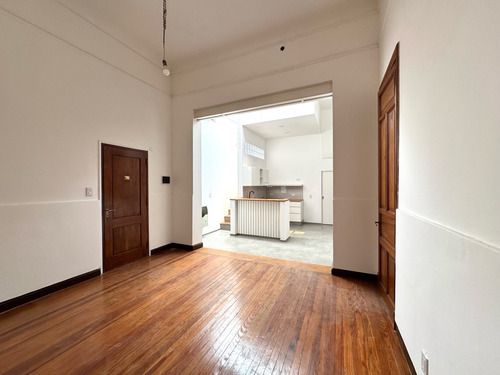 Venta Casa Departamento De Pasillo De Dos Dormitorios Rosario Centro