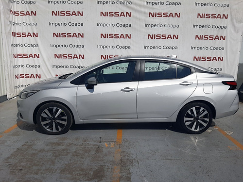 Nissan Versa Platinum Cvt