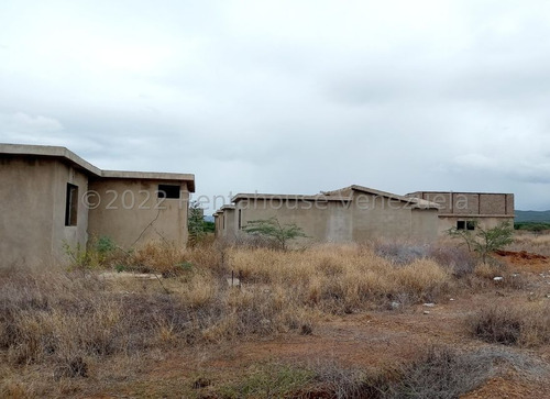 Imagen 5 de 7 de Casa En Gris En Venta En Sector Los Perozos, Coro # 22-16674 04146954944