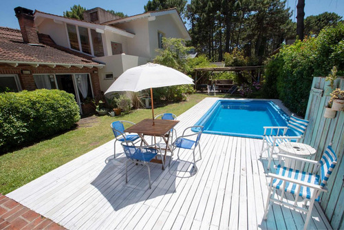 Casa En Venta - 10 Dormitorios 10 Baños - 785mts2 - Pinamar