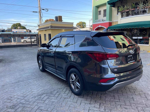 Imagen 9 de 15 de Hyundai Santa Fe Sport Americana