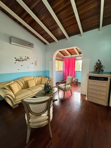 Casa En Venta 1.026 M2 - Urb. Alto Prado