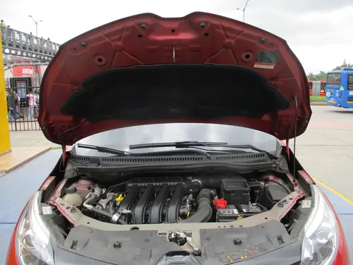 Renault Captur INTENS 4X2 2000CC AT AA