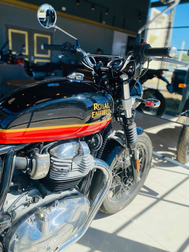Royal Enfield Interceptor 650 Sunset Strip