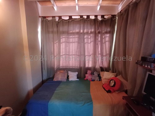 Hermoso Townhouse En Venta Ubicado En La Morita Ii Urb Villas Geicas Db 24-19067