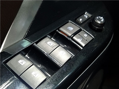 Imagem 9 de 14 de Toyota Hilux Sw4 2.7 Srv 7 Lugares 4x2 16v Flex 4p Automátic