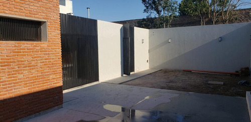 Imagen 12 de 30 de Local En La Plata - 137 E/ 47 Y 49 - Dacal Bienes Raices