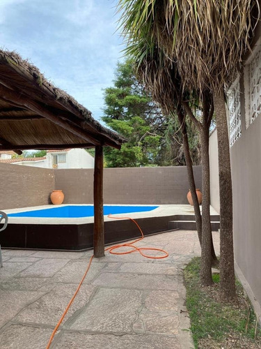 Imagen 2 de 16 de Villa Carlos Paz - Ph De 3 Dormitorios Con Pileta - Santa Rita