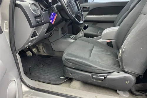 Mazda BT-50 B22D29 MT 2200CC 4X2