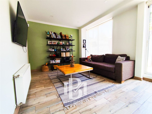 Casa En Venta De 5 Dorm. En Vitacura