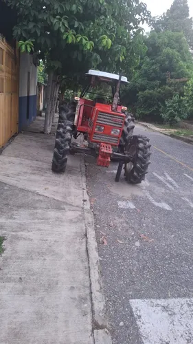 Tractor 4 Cilindros, 90 Caballos