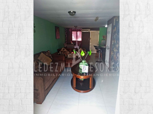Imagen 2 de 10 de Townhouse En Yara Yara