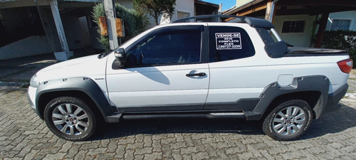 Fiat Strada 1.8 16v Adventure Cab. Dupla Flex Dualogic 3p